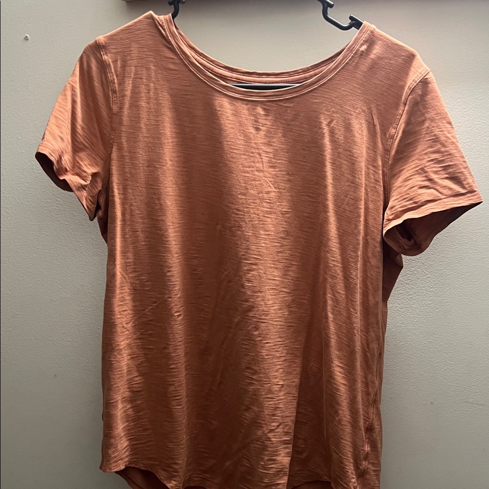 Lululemon Women's Rust T-Shirt - Picture 5 of 5